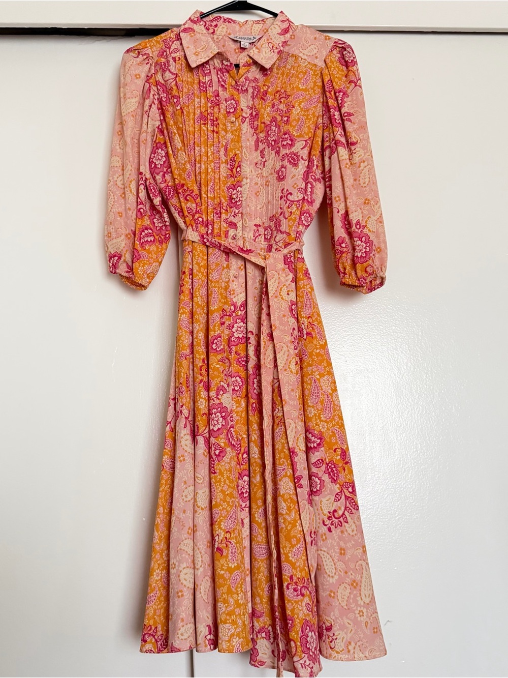 Nanette Lepor Pintuck Floral
Dress with Tie Belt Size 6